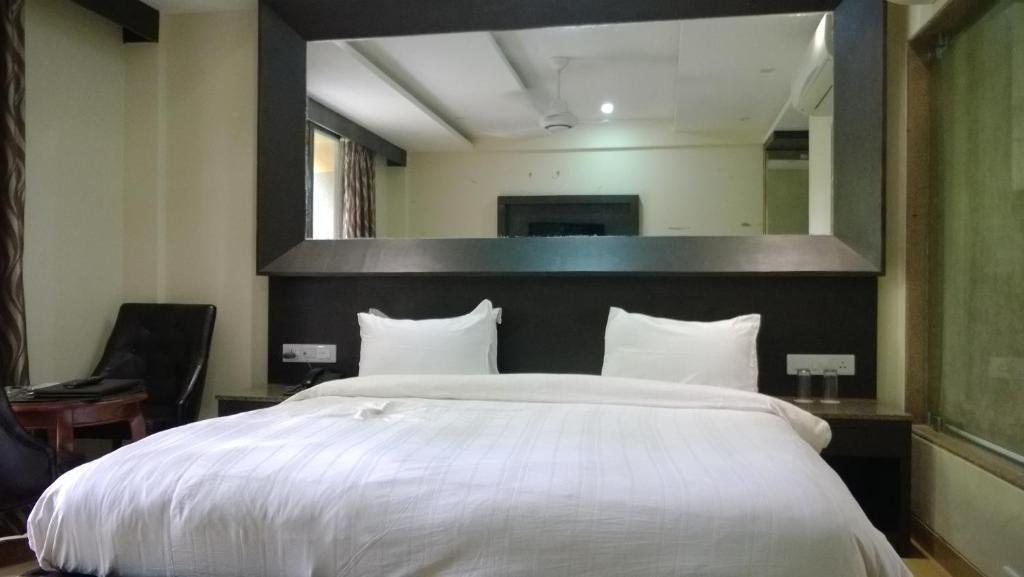 Royal Palace Beach Resort Calangute Room photo